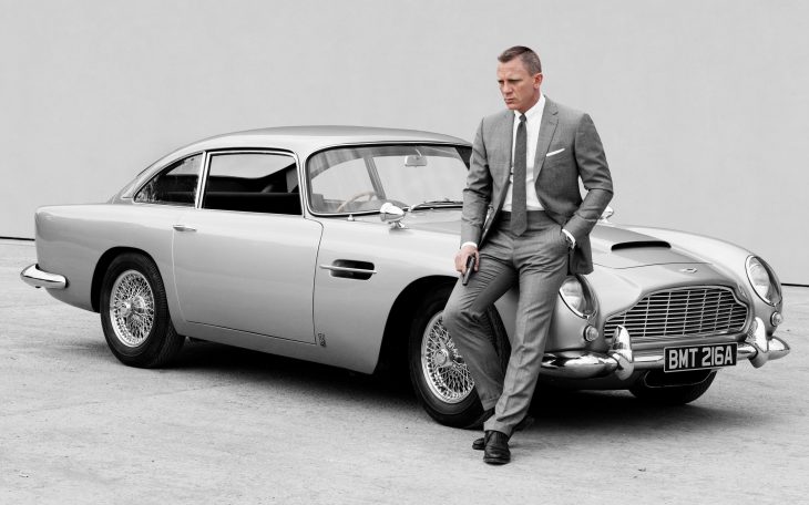 Агент 007 и Aston Martin DB10