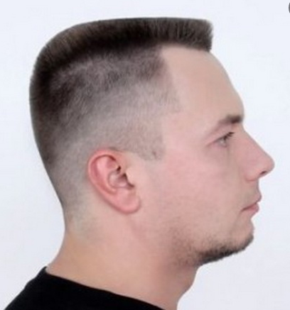 мужская классическая стрижка на жесткие короткие волосы