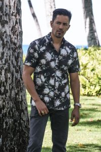 С чем носить гавайскую рубашку: самые стильные сочетания 2022 года