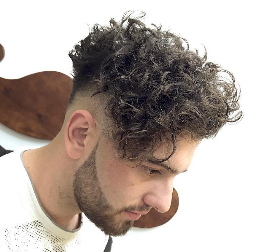 Мужская стрижка стрелец на средние кудрявые волосы