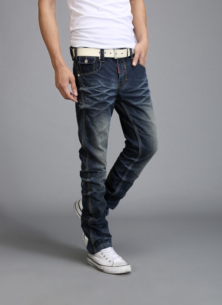 Мужчины в джинсах с низкой посадкой (Low rise)