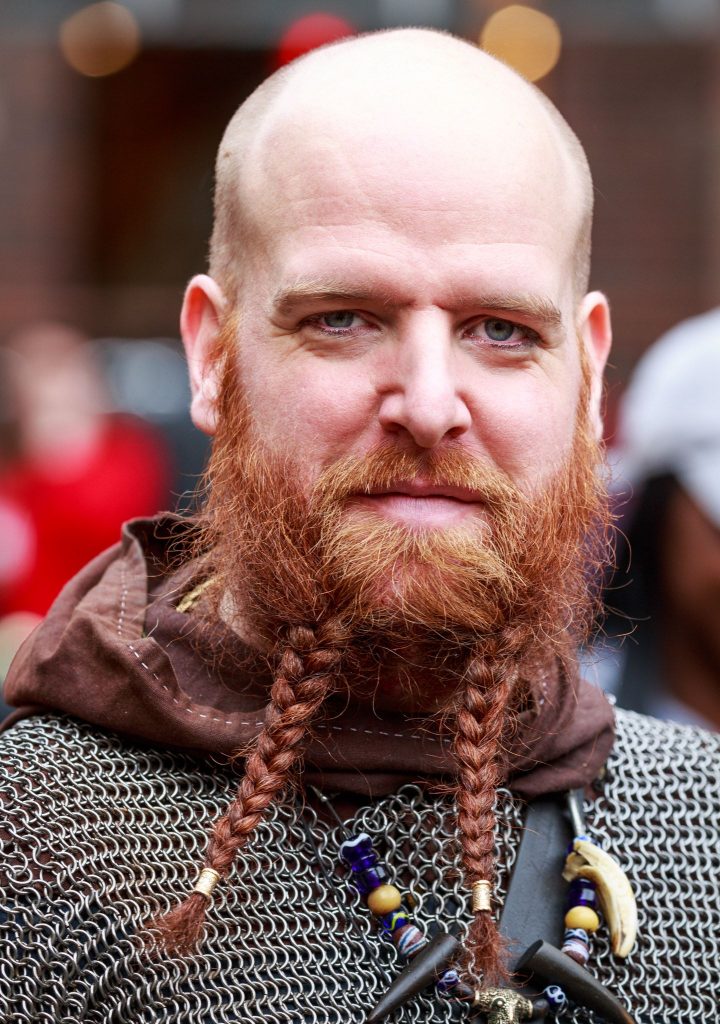 Борода викингов с двумя косами